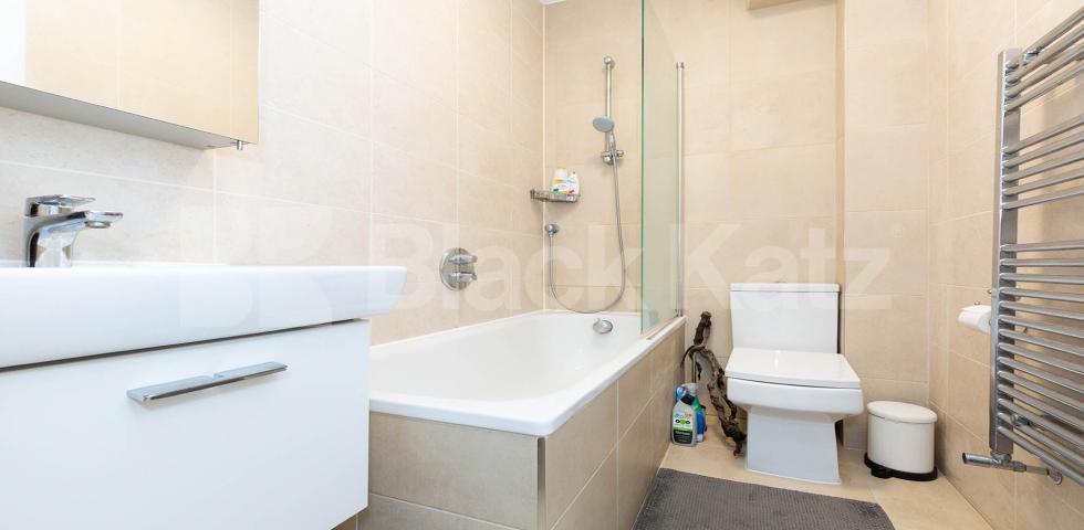 			1 Bedroom, 1 bath, 1 reception Apartment			 Balls Pond Road , DALSTON/ CANONBURY BOARDERS
